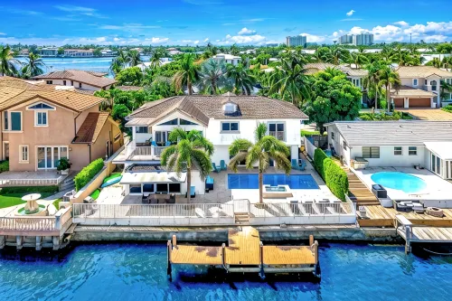 Waterfront Antique Mansion! Heated Pool+Hot Tub! - Boutique