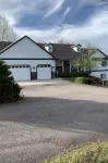 Creekside Tranquility • Peaceful, Spacious Montana Home Near Missoula -20 Min - Balcony