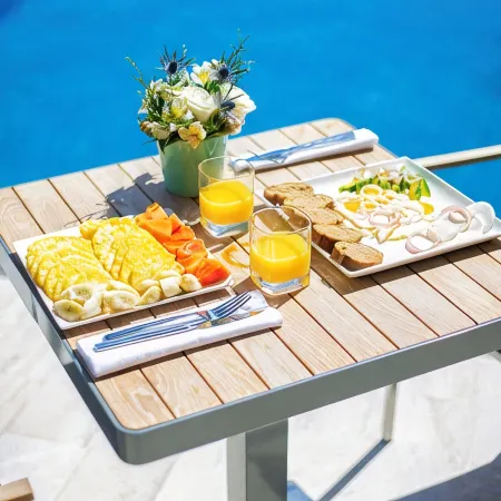 Oceanview Luxury Villa, 6 bedrooms, WiFi, AC, breakfast Preparation included