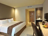 Aria Centra Surabaya Hotel berhampiran Monumen Bambu Runcing