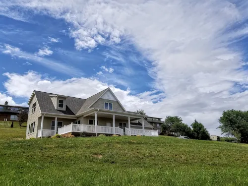 Quiet Home in Harrisonburg with Spectacular Shenandoah Valley Views. - 2 estrellas