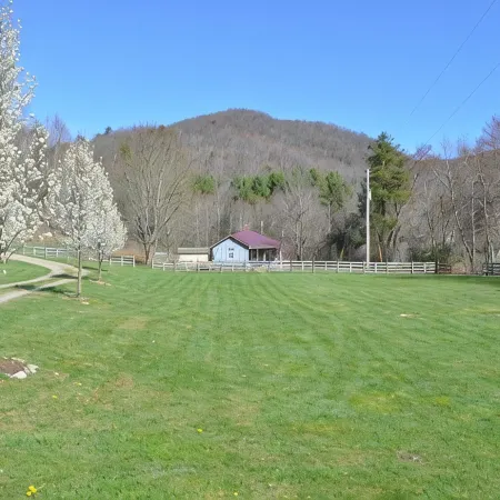 The Grey Cabin at Highland Hideaways