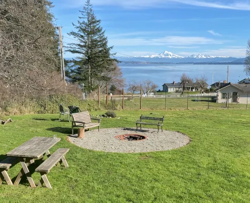 Stunning views, 6-Bedroom Farmhouse with beach access and mooring - Homestays