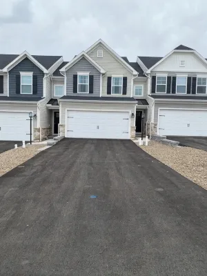 Penn State Townhome in State College. Sleeps 6-8 guests in new construction home - 4-stjärniga
