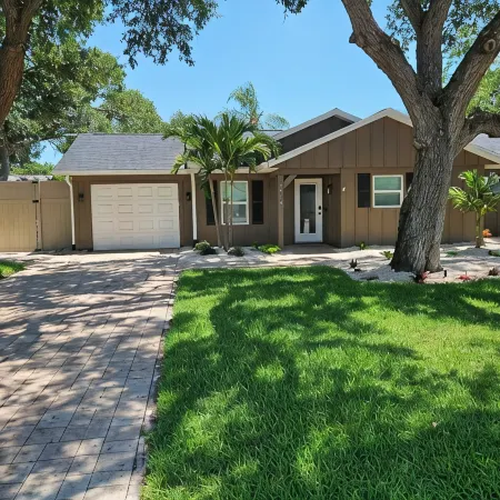 Family Poolside Paradise on Quiet Cul-de-Sac 4.7 Miles from Siesta Key Beach