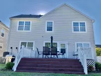 Convenient Beach Home, Beach Access Across Street - Balcony