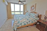 Two Bedroom Beach Front Condo with Amazing Ocean View - 2-stjärniga