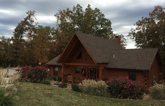 Deer Run Cabin - Private Hot tub, Loft / Game Room, 1 Mile to Thunder Ridge