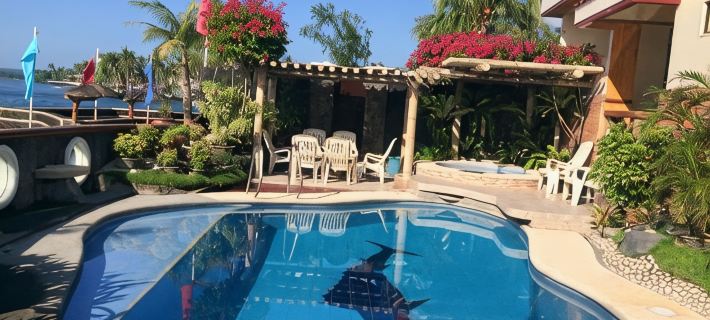 Costa Palmera Resort Hotels in Albay