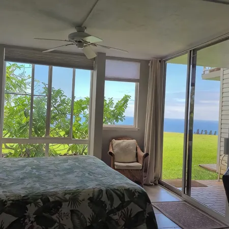 180 Degree Ocean Front Unobstructed View. Sleeps 8New Appliances.
