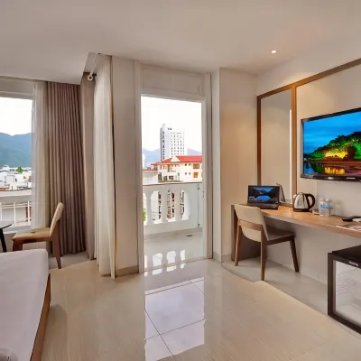 For You Hotel Hotel dekat Jembatan Tran Phu