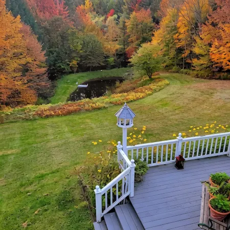 Edson Hill- 5 acres, Dogs/ Views/ Pond /Sledding/ Pingpong  and Air hockey .