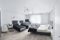 7th Room Guest House - Homestays