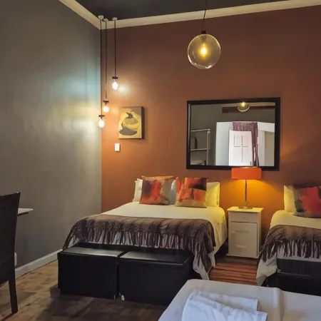 44 on Ennis Guest Lodge and Restaurant - Hotels in Ermelo