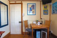 Heatherbell Cottage Guest Accommodation - parking