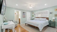 Oceanview home walking distance to beach, pier & short drive to downtown Ventura - 4-Star