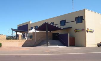 New Whyalla Hotel