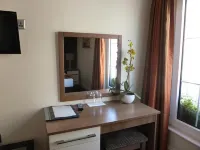 The White Lady Hotel Hotels in Kinsale