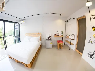 Sleep Cube Hotel in zona Wat Pa Adunyaram