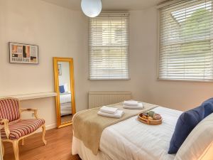 Ghar Homes - Bath City Centre Cosy Retreat