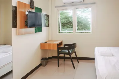 Greenhaus Inn Dinoyo Hotels in Keputran