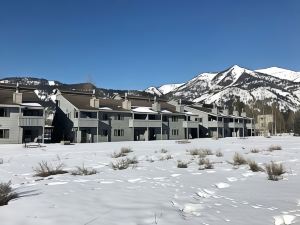 Jackson Hole Vacation Condominiums, a VRI Resort