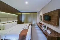Royal Regantris Cendana Hotel dekat Surabaya Square, Pusat Oleh-Oleh Khas Surabaya