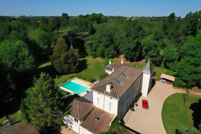 Château Fleur d'Aya Hotels in Montussan