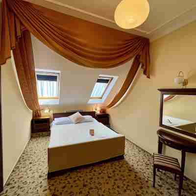 Hotel Korona Eger Rooms