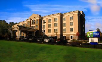 Holiday Inn Express & Suites Stroudsburg-Poconos