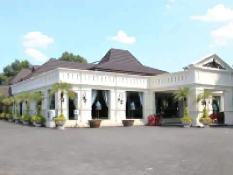 Adhiwangsa Hotel Hotels in Laweyan