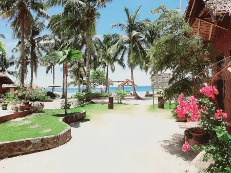 Panglao Grande Resort Отели рядом с достопримечательностью «Либаонг Уайт Бич»