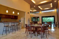 Villa Kendi Hotels in Genteng