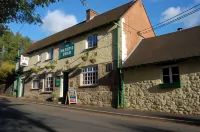 The Queens Head Hotels in South Oxfordshire