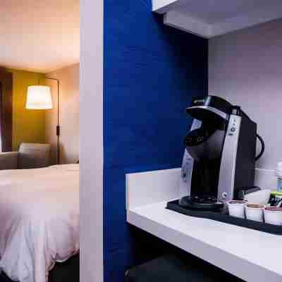 Holiday Inn Express & Suites Rehoboth Beach Rooms
