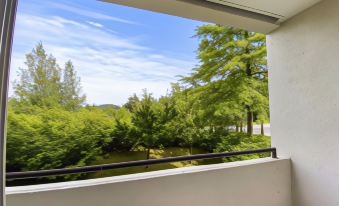 208 Village Gate Studio Bedroom Condo by RedAwning
