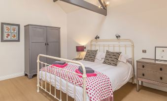 The Cowshed - Housity