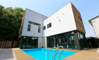Cheongju Cheongnamdae Pool Villa