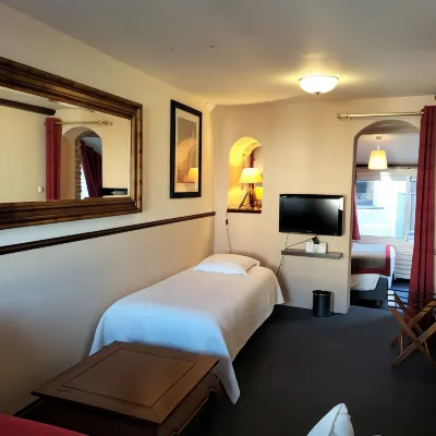Logis Hotel Restaurant la Régence Hotel di Cherbourg-Octeville