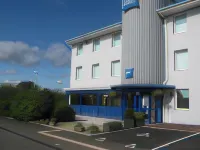 Ibis Budget Clermont Ferrand Nord Riom Hotels near Notre Dame des Sources
