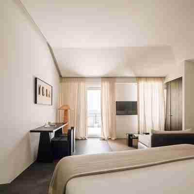White Exclusive Suites & Villas Rooms