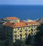Hotel Dei Fiori Restaurant - Meeting & Spa Hotels near Parrocchia Collegiata di Sant'Ambrogio