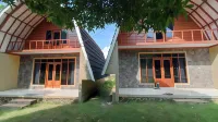 Sasaungan Bale Kambang Hotel dekat Camping Area Girimukti Ocean View Resort