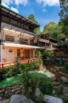 Chaiyapol Homestay Hotels near Chae Son National Park