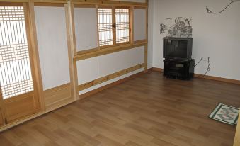 Gyeongju Hwangnam Old House Pension