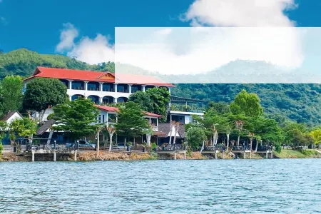 Rimkaeng Resort Отели рядом с достопримечательностью «Kaeng Krachan Dam Electric»