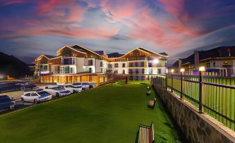 Crystal Hotel & Spa