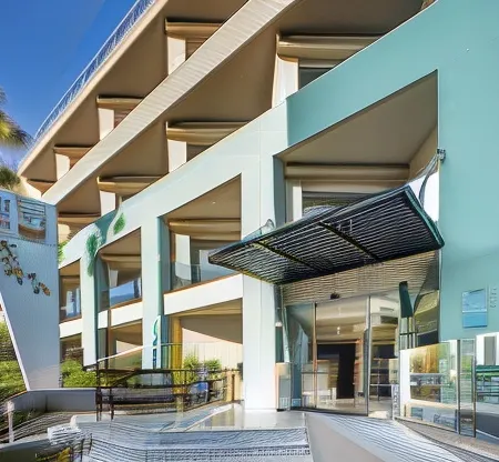Steris Elegant Beach Hotel & Apartments