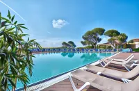 Hôtel Club la Font des Horts - Beach