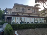 民宿中的房間 - 四人房，完全放鬆的假期，距離海灘20公尺 Pineto Atri附近的飯店